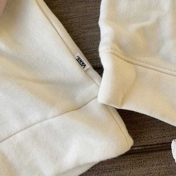 🌴🔆VANS- OFF THE WALL SPORTY FIT SWEATSHIRT🔆🌴 - Picture 4 of 6